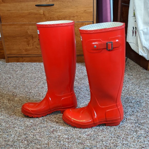 SOLD || Hunter Red Gloss Tall Boots - Picture 4 of 8
